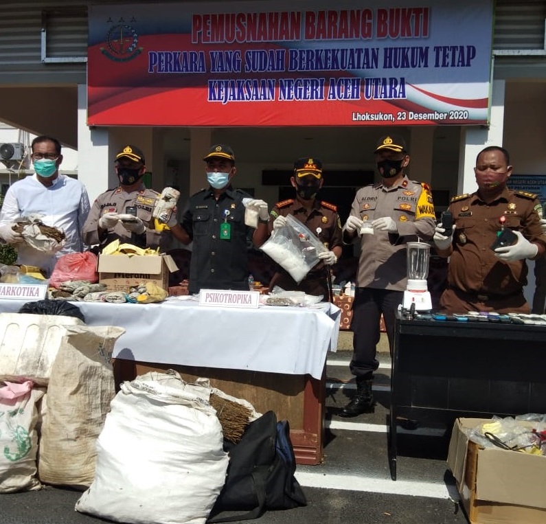 Ketua MS Lhoksukon menghadiri Acara Pemusnahan Barang Bukti