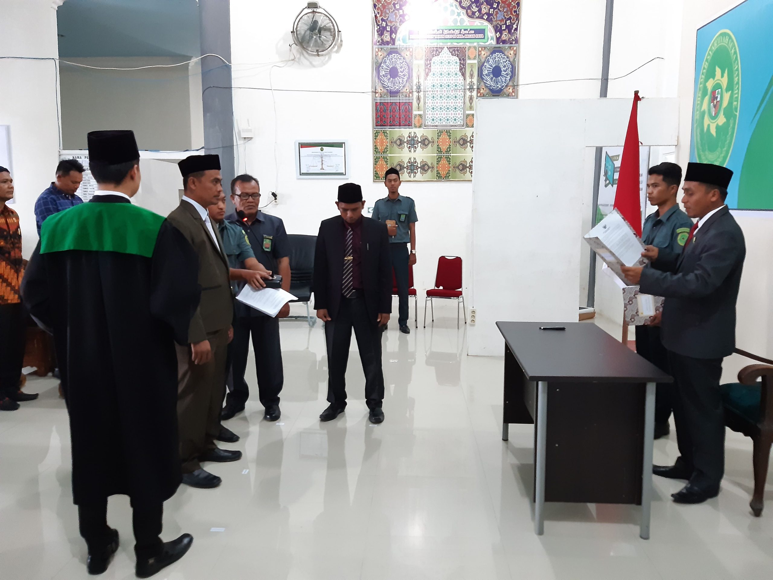 Pelantikan Sekretaris Mahkamah Syar’iyah Sukamakmue